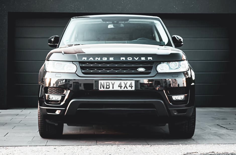 Front view of a Range Rover having been recently serviced at Newbury 4x4 Centre
