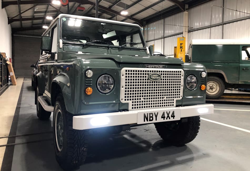 Land Rover Defender 90